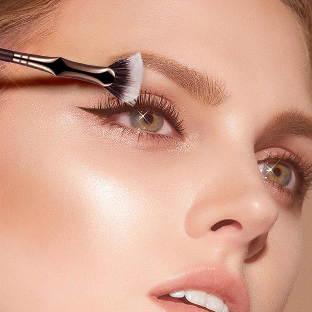 MAYCREATE Eyebrow Brush, Folding Angle Scalloped Lash Brush, Mascara Fan Brush for Upper Lower Eye Lash, Multifunctional Angled Fan Shaped Eyelash Brush Lash Wand Brush Makeup Tool MAYCREATE Eyebrow Brush, Folding Angle Scalloped Lash Brush, Mascara Fan Brush for Upper Lower Eye Lash, Multifunctional Angled Fan Shaped Eyelash Brush Lash Wand Brush Makeup Tool